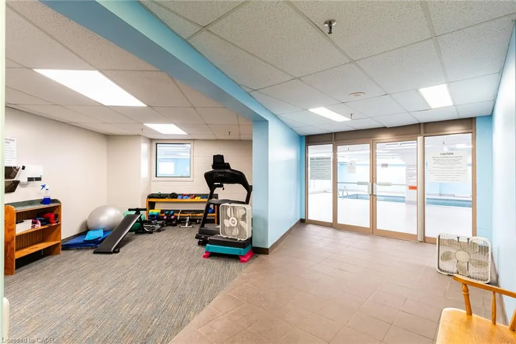 237 King Street W #909