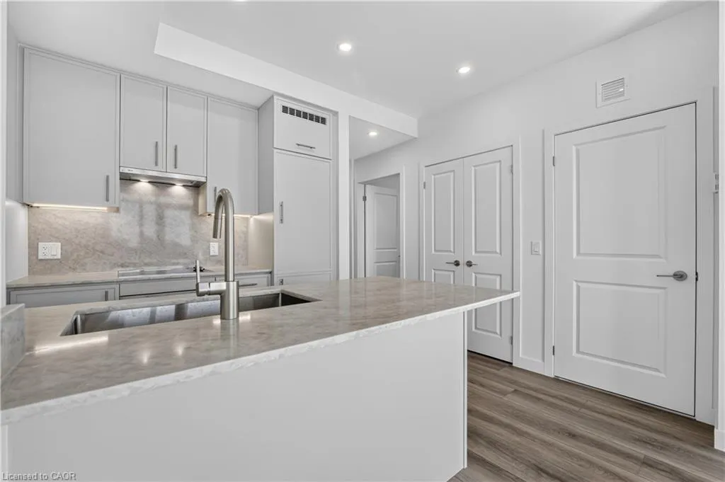461 Green Road #709