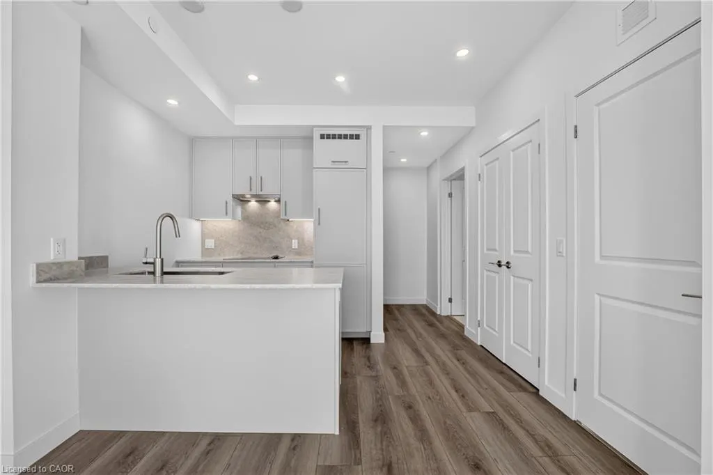 461 Green Road #709