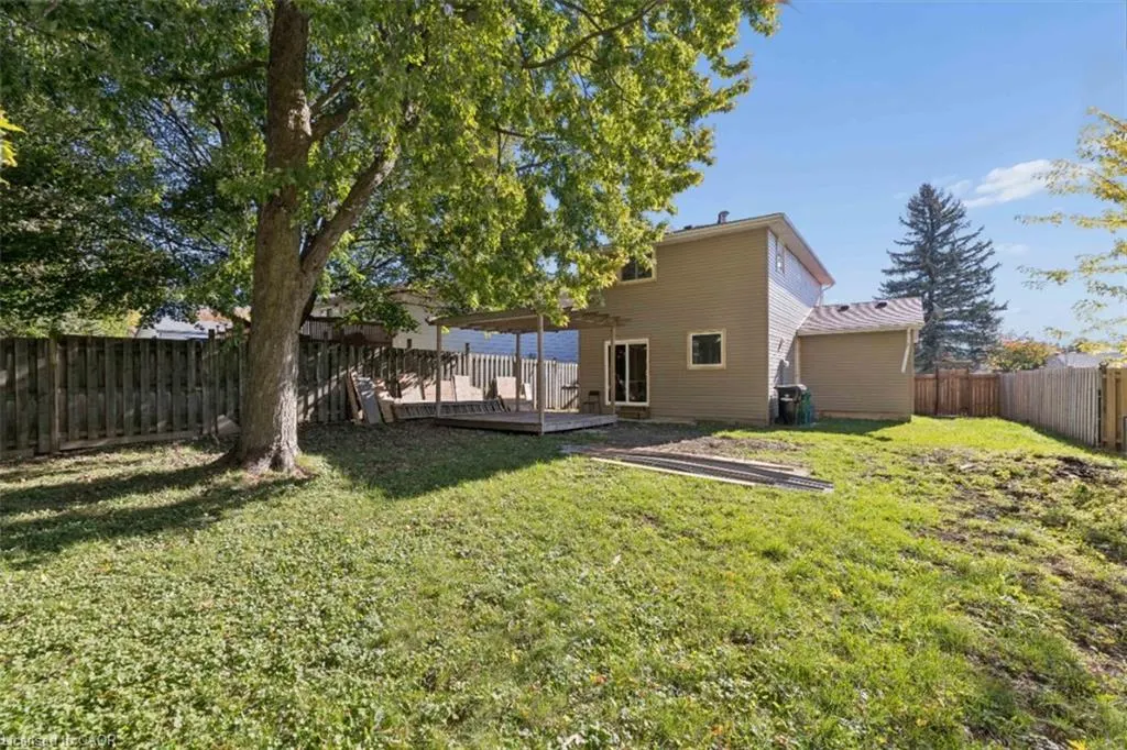 8 Forest Glen Crescent