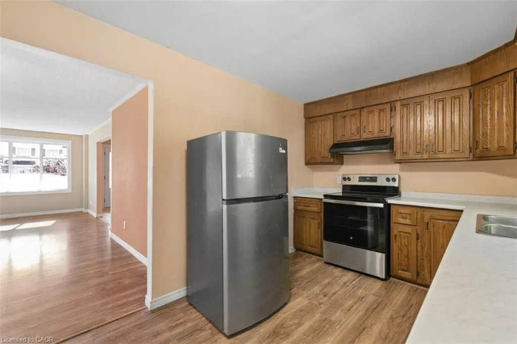 8 Forest Glen Crescent