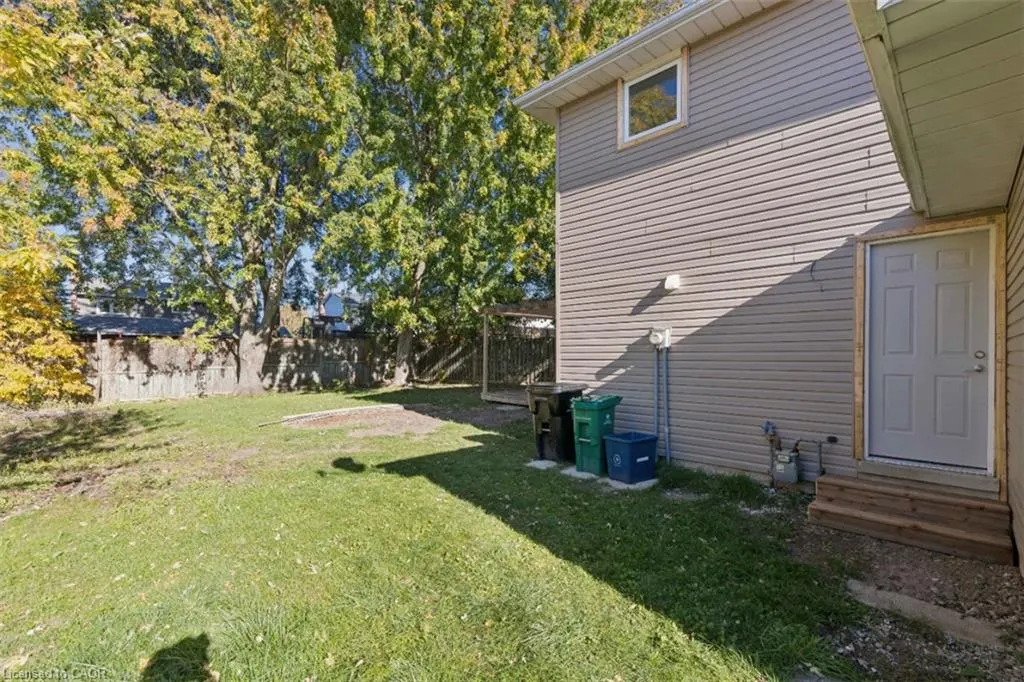 8 Forest Glen Crescent