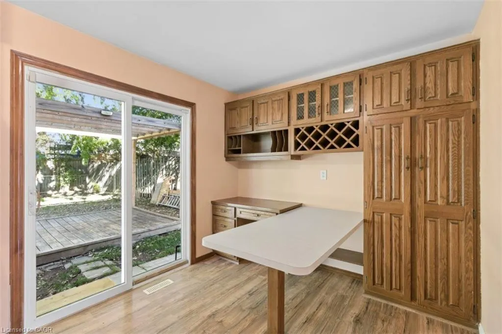 8 Forest Glen Crescent