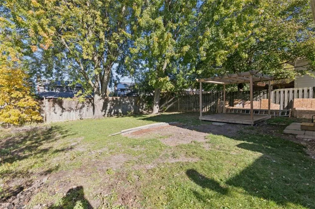8 Forest Glen Crescent
