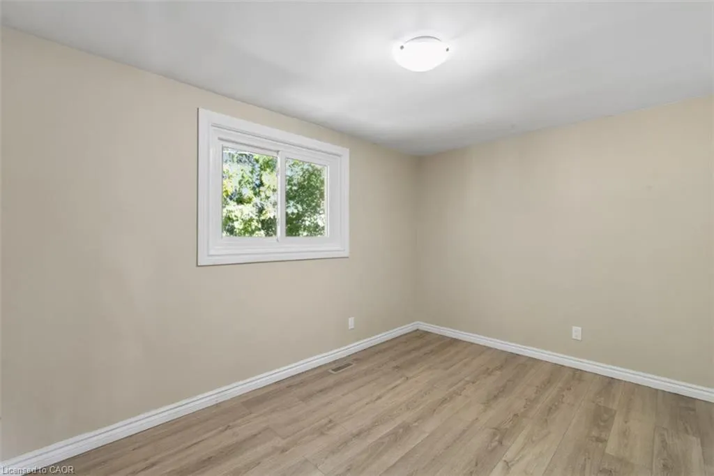 8 Forest Glen Crescent
