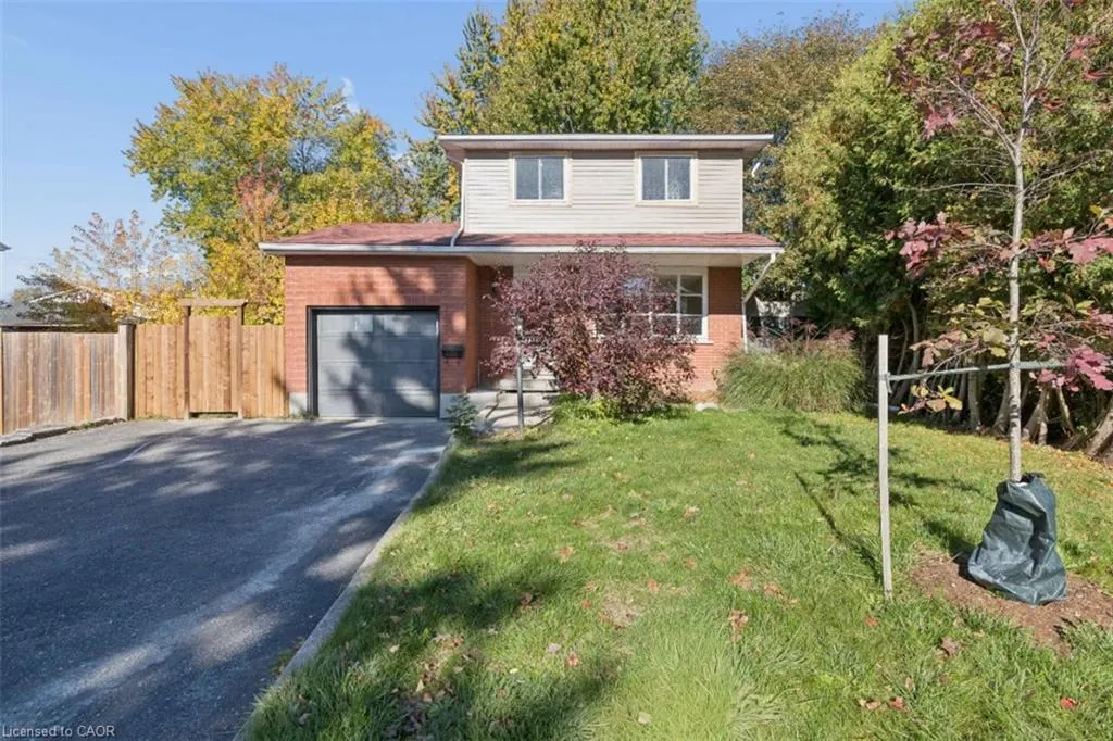 8 Forest Glen Crescent