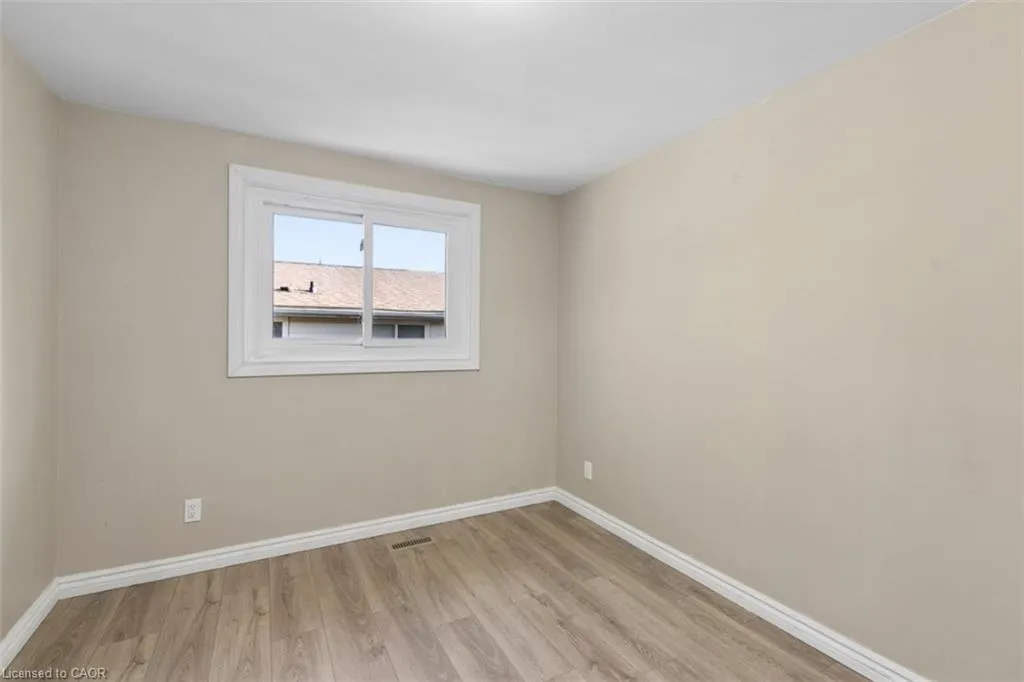 8 Forest Glen Crescent