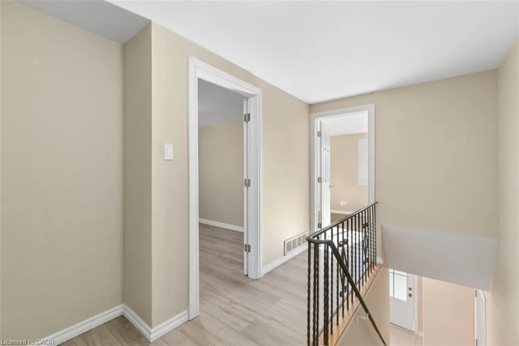 8 Forest Glen Crescent