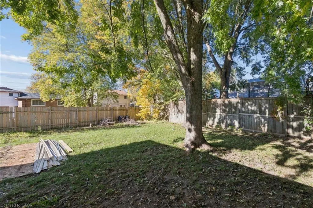 8 Forest Glen Crescent