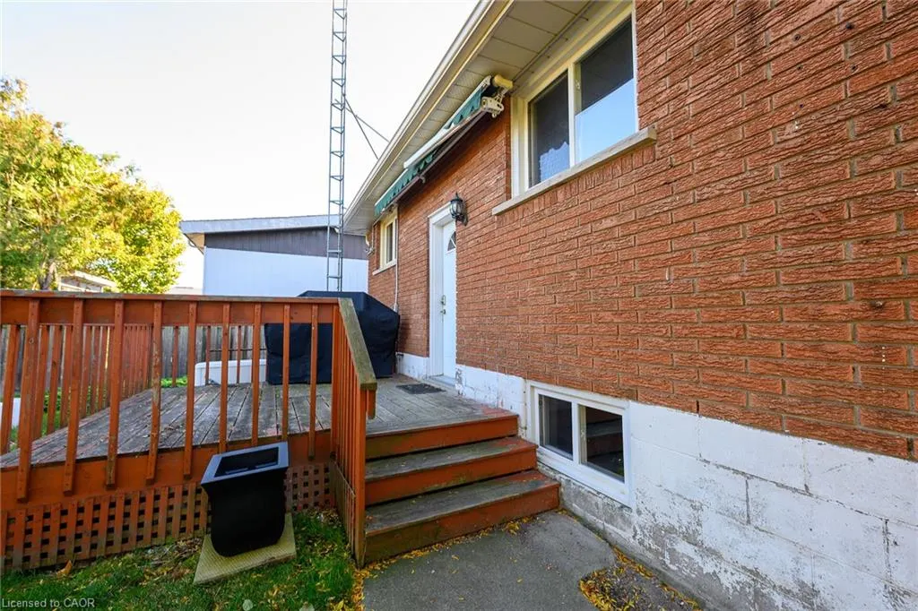 6 Sandringham Avenue