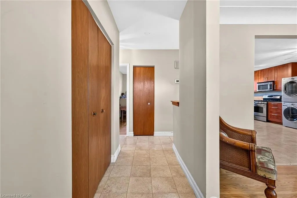 6 Sandringham Avenue
