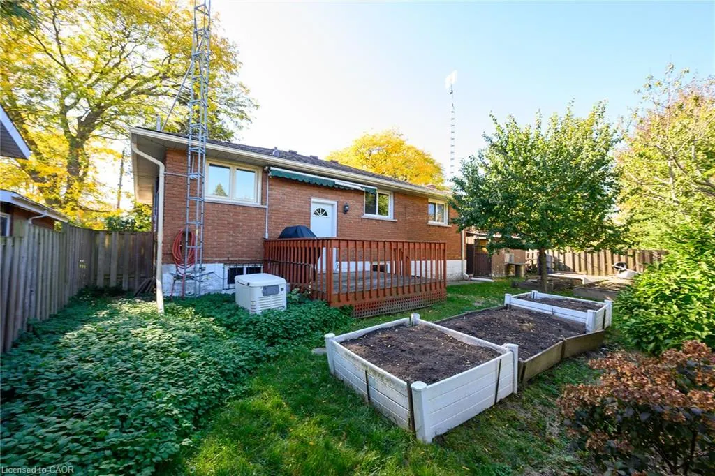 6 Sandringham Avenue