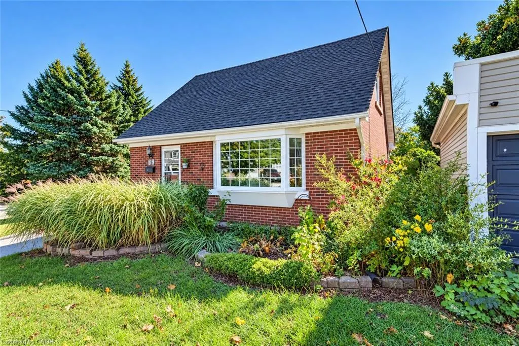 35 Pleasant Avenue