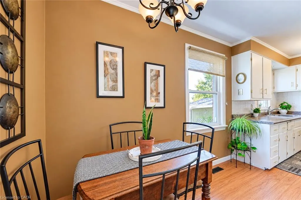 35 Pleasant Avenue