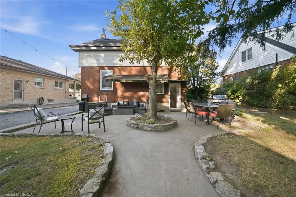 13 Forest Road
