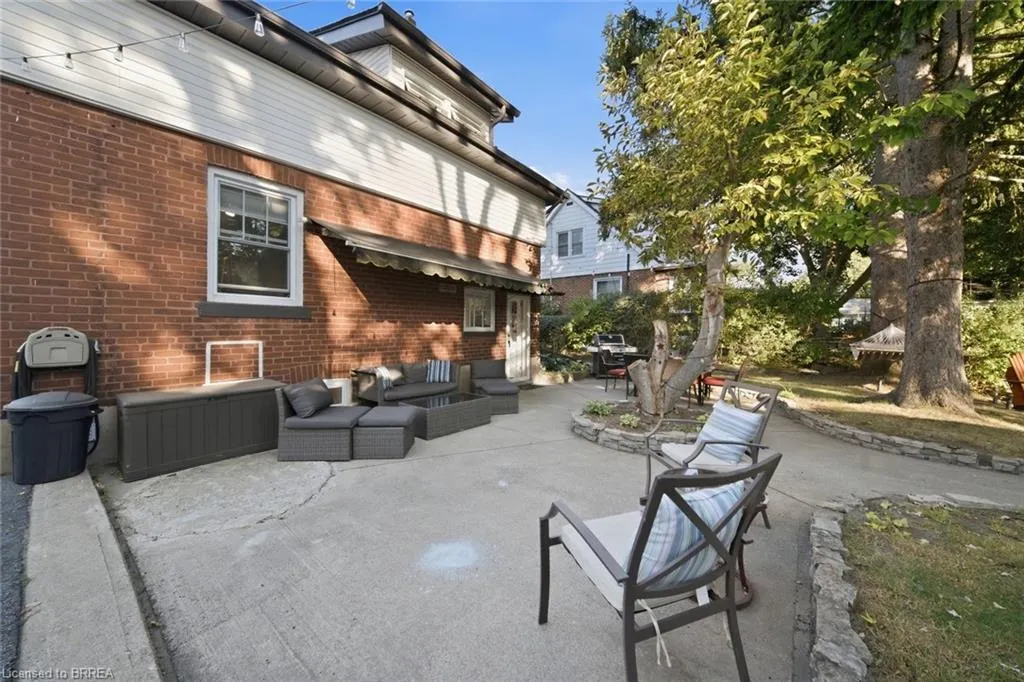 13 Forest Road