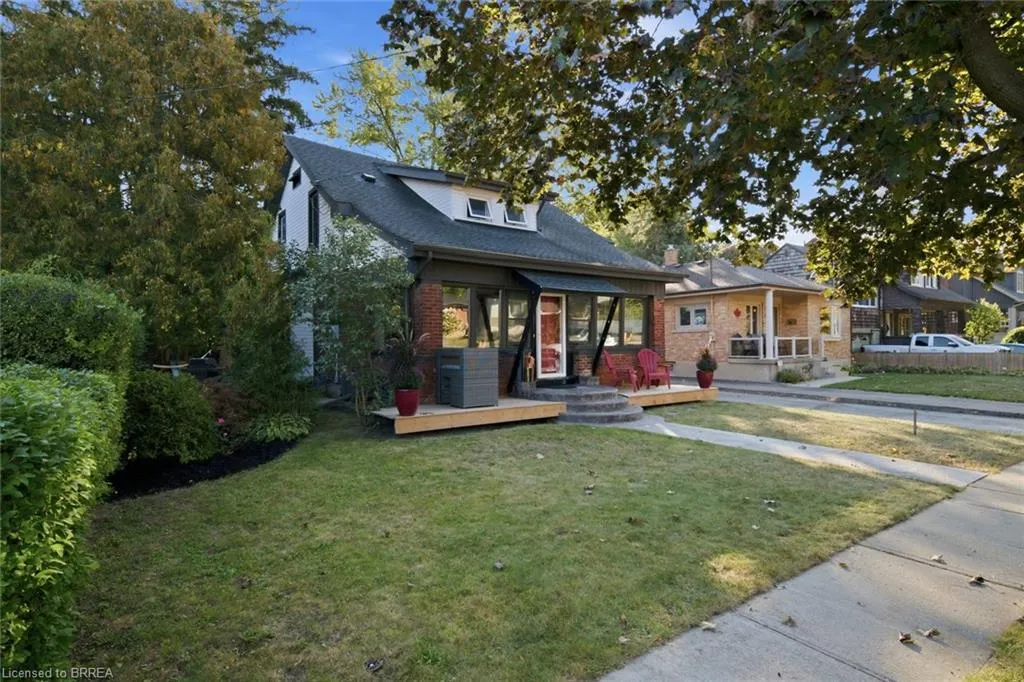 13 Forest Road
