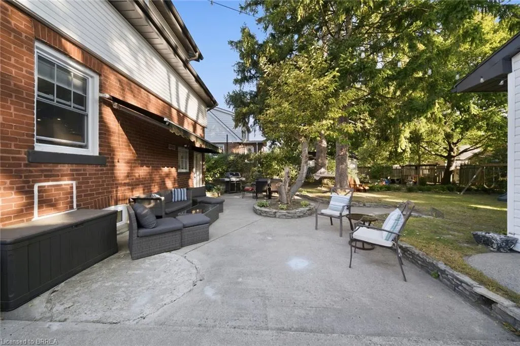 13 Forest Road