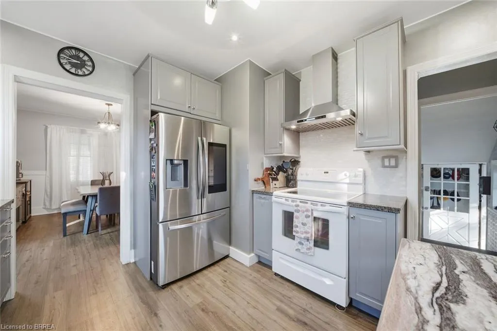 13 Forest Road