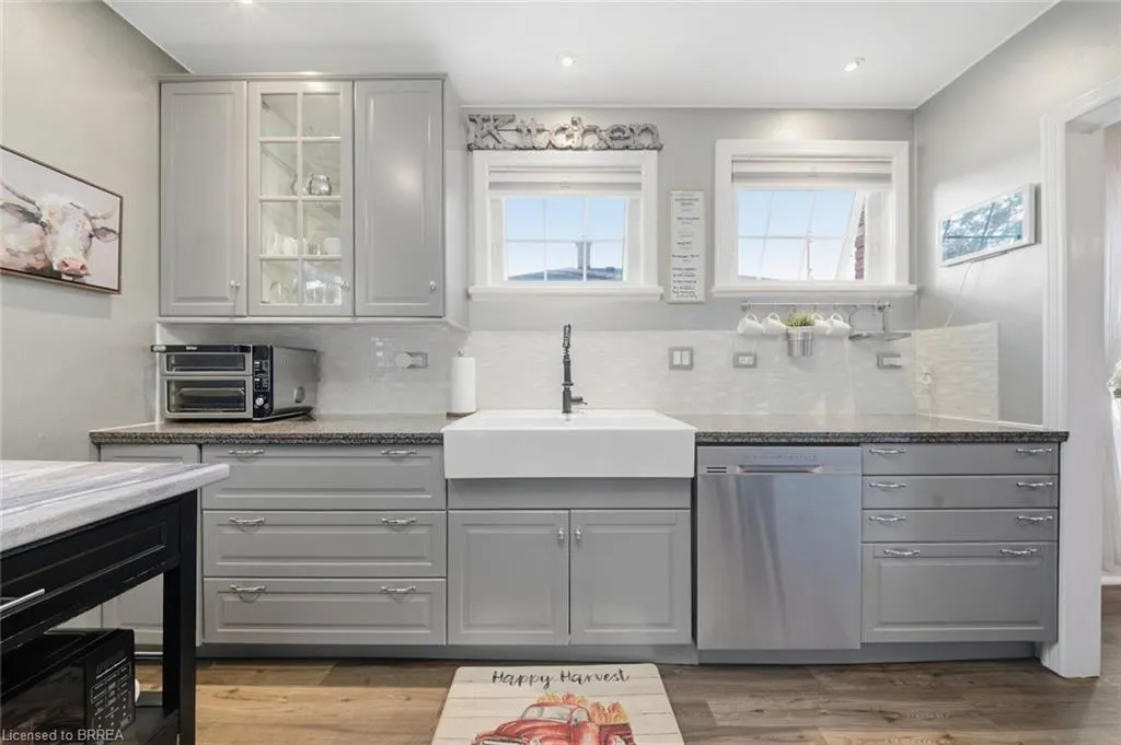 13 Forest Road