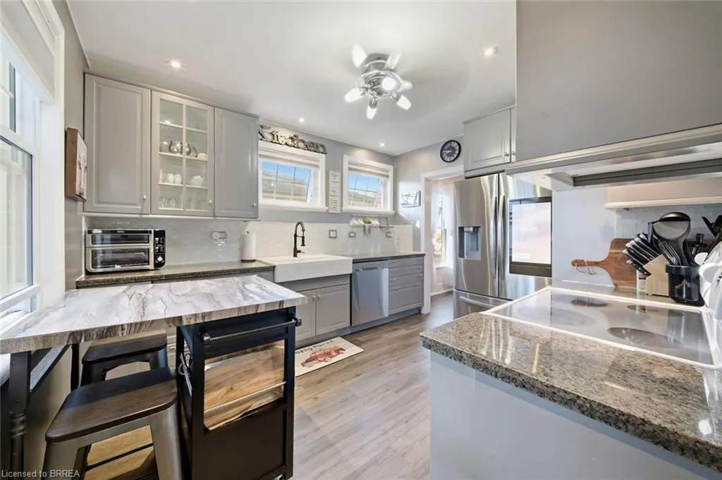 13 Forest Road