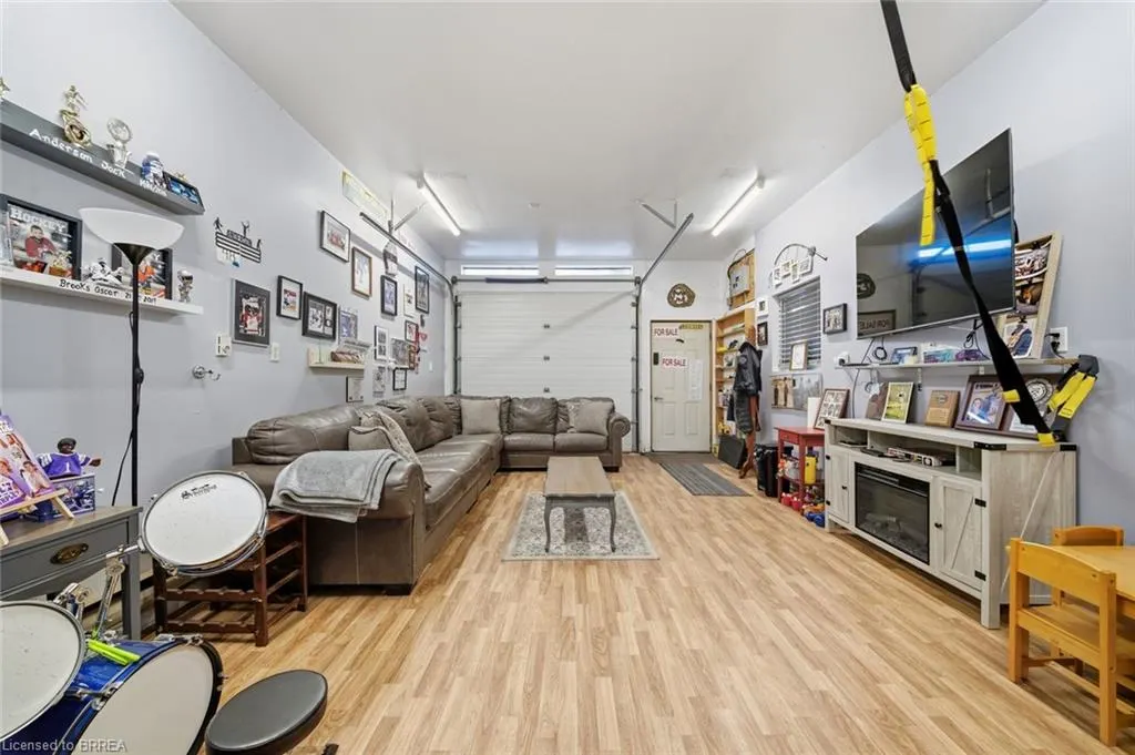 13 Forest Road