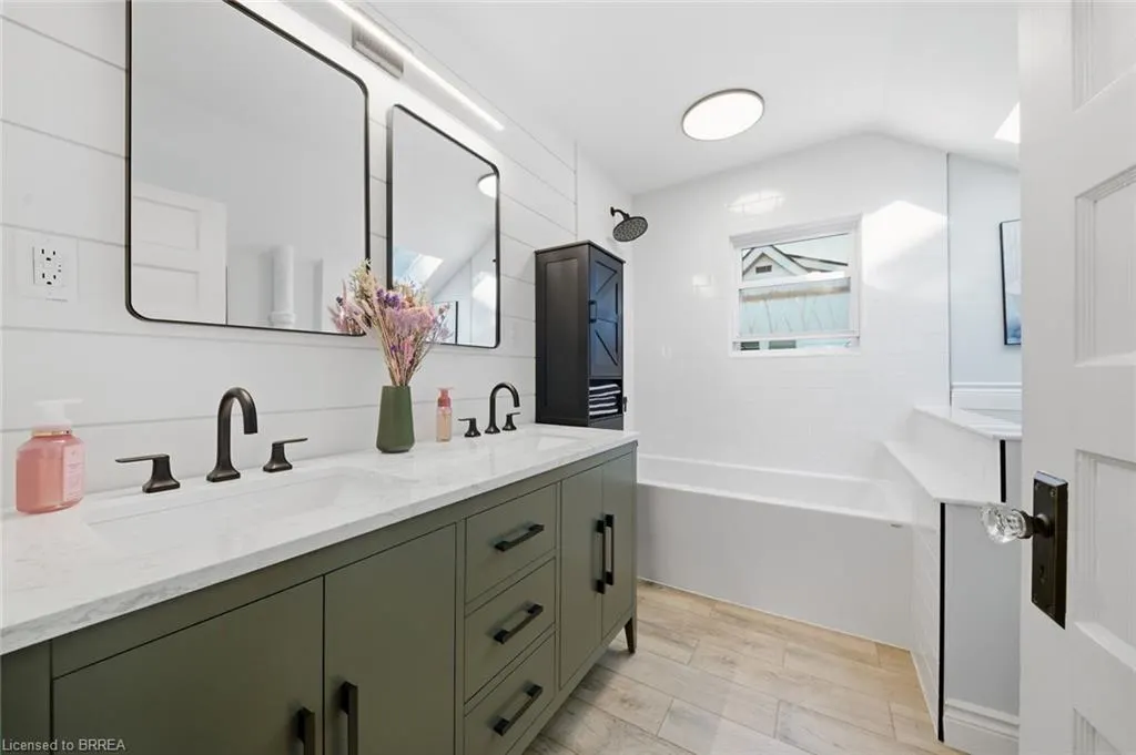 13 Forest Road