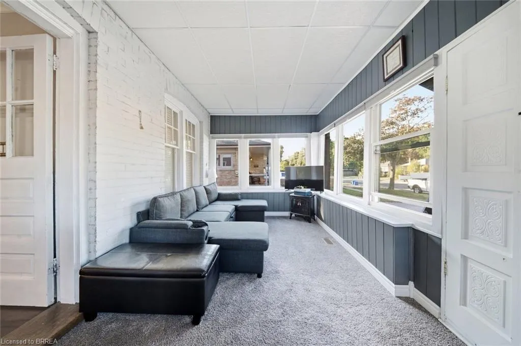 13 Forest Road