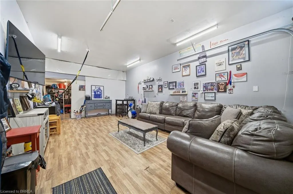 13 Forest Road