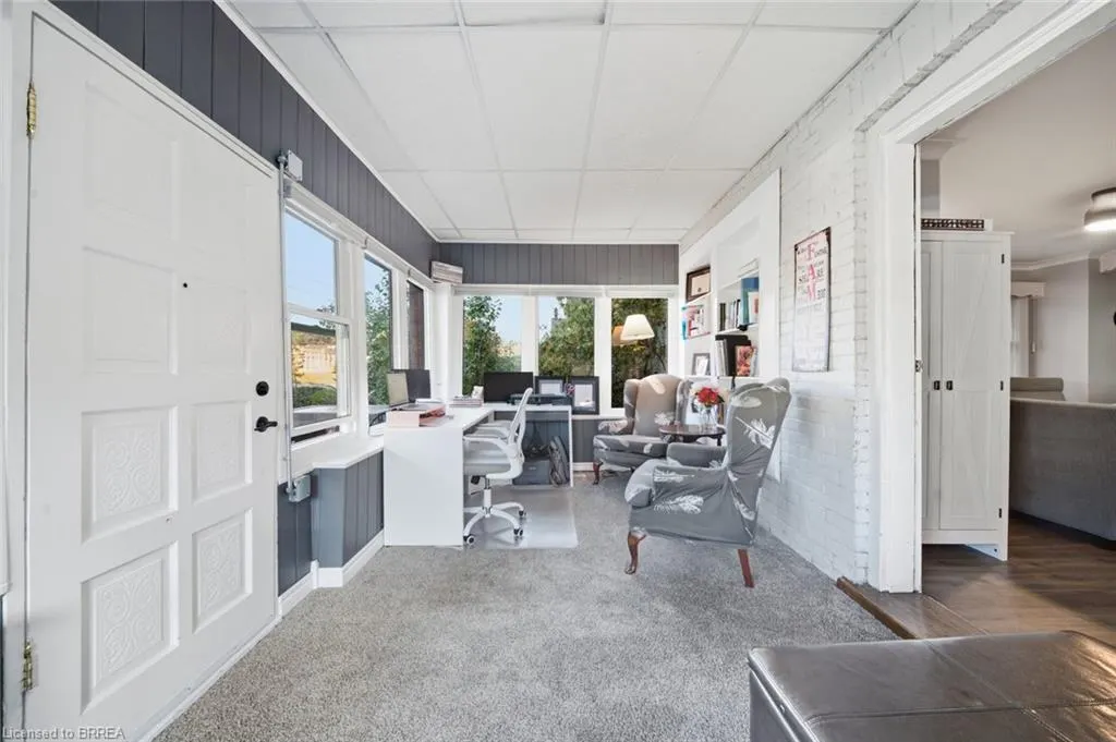 13 Forest Road