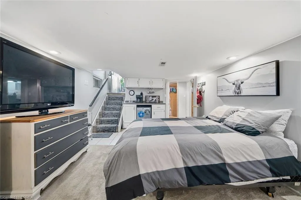 13 Forest Road