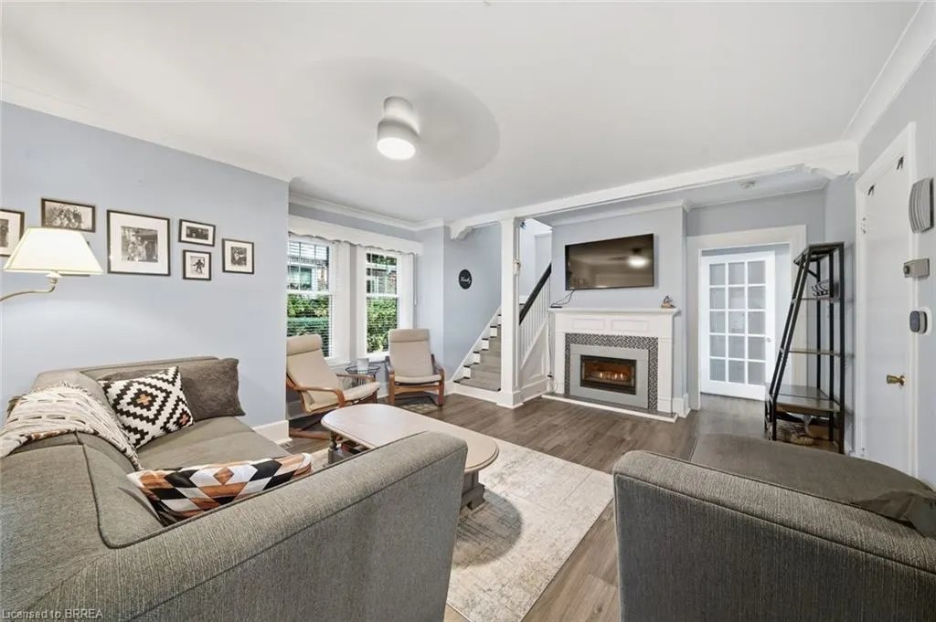 13 Forest Road