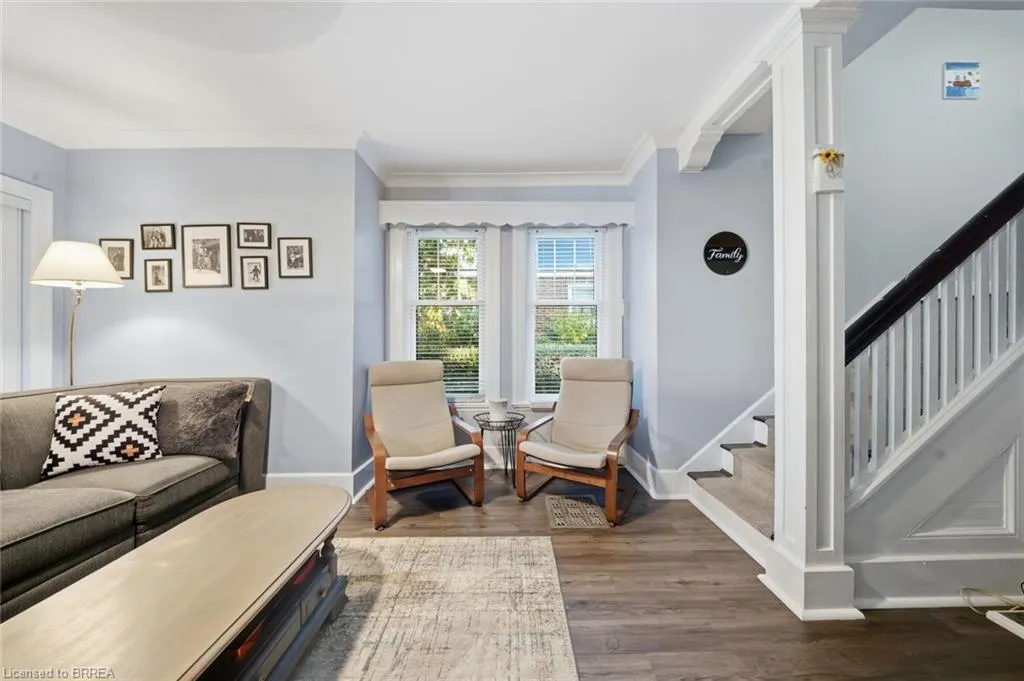 13 Forest Road