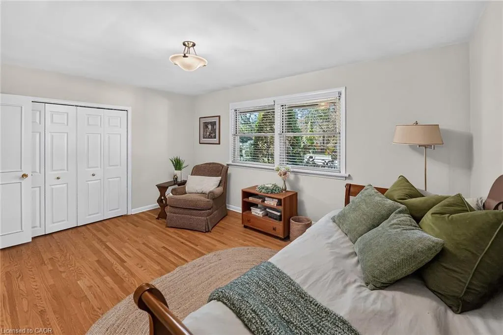 12 Baker Road N