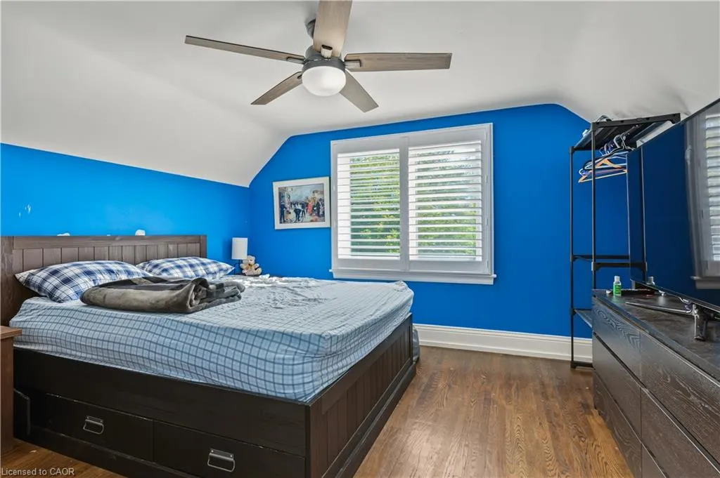 100 Montrose Avenue