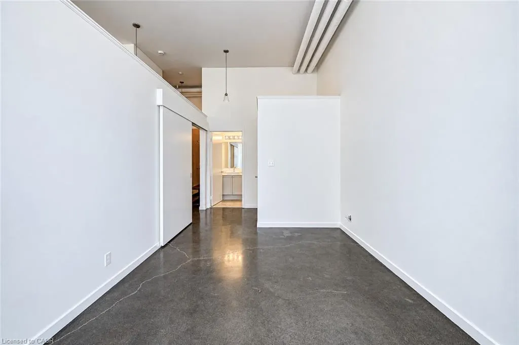 404 King Street W #507