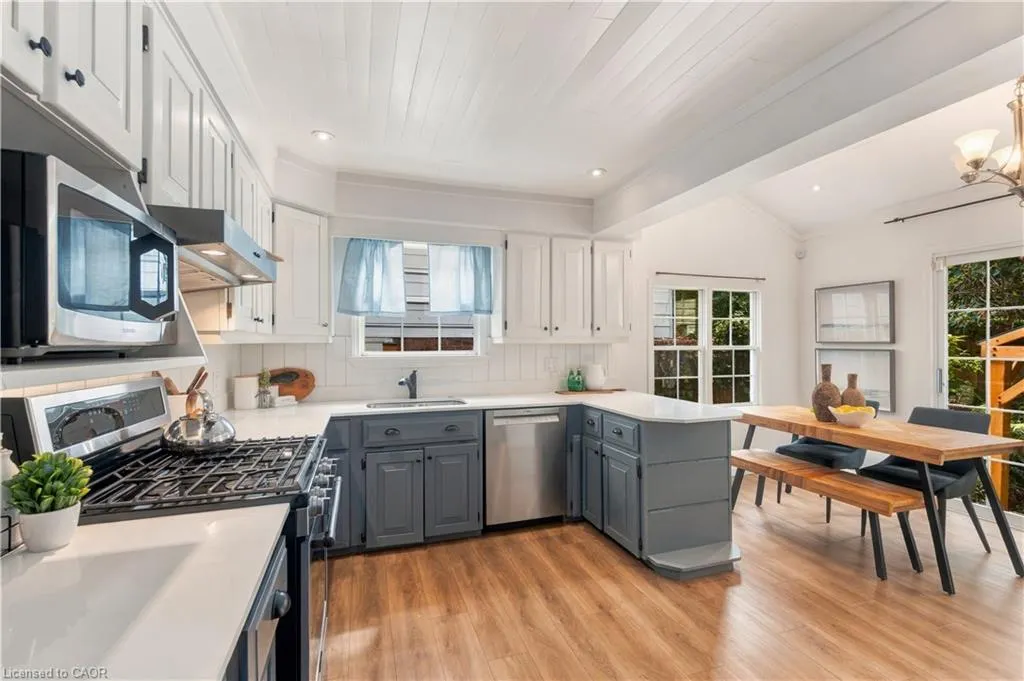 40 Valleyview Drive