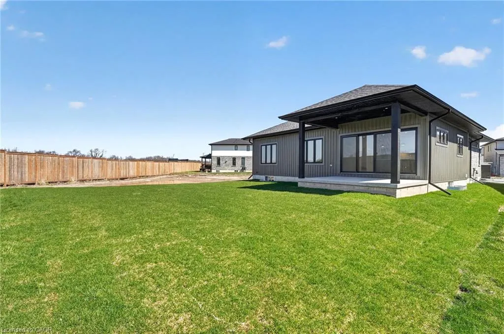 6192 Curlin Crescent