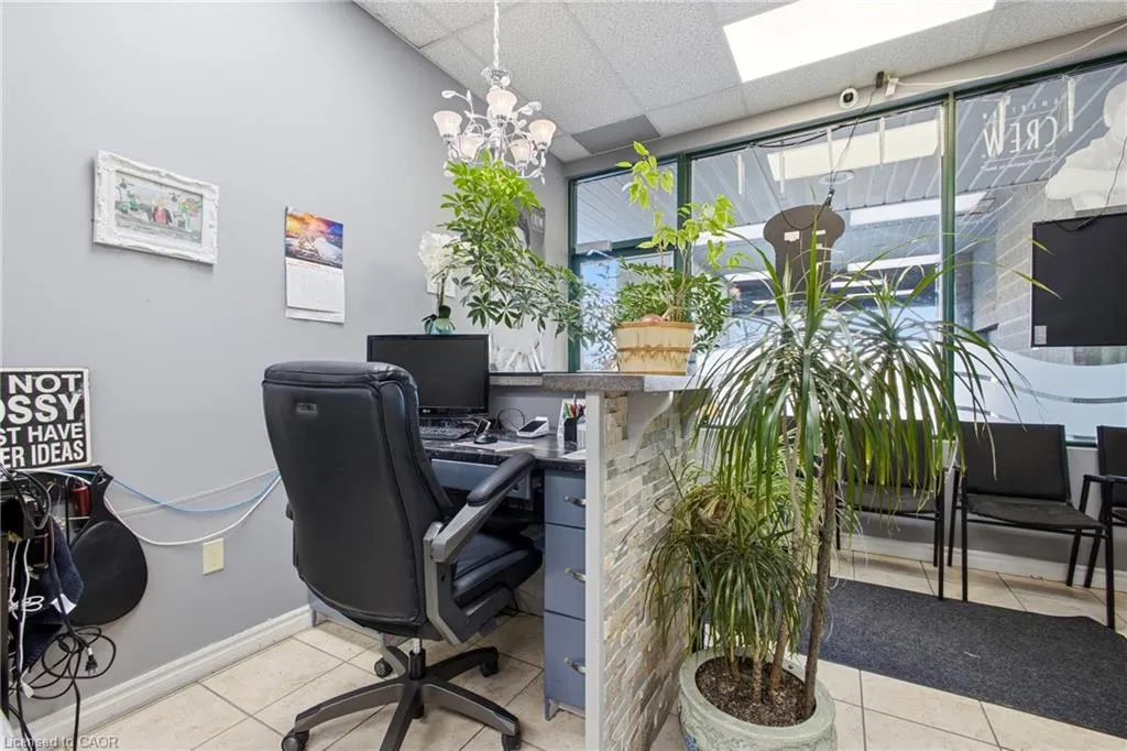 725 Ottawa Street S #106