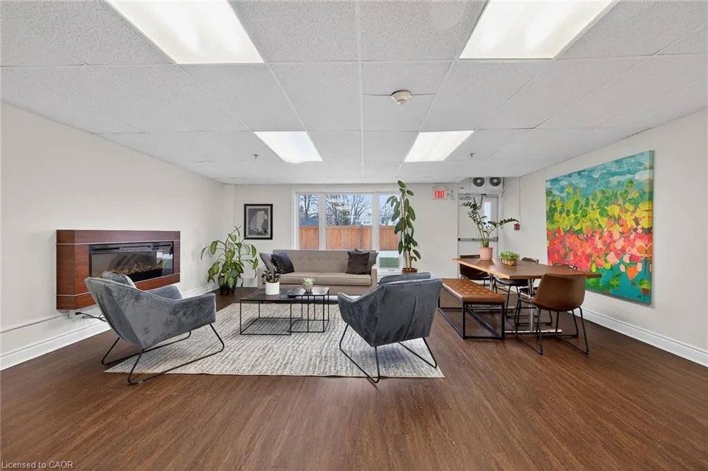 212 Kerr Street #702
