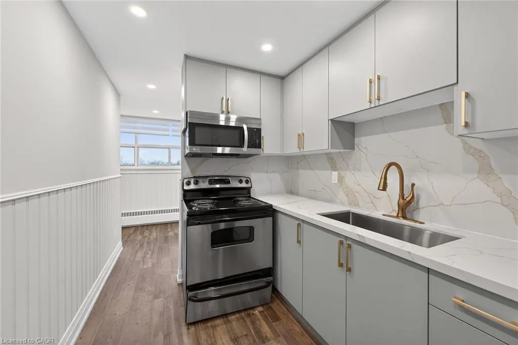 212 Kerr Street #702