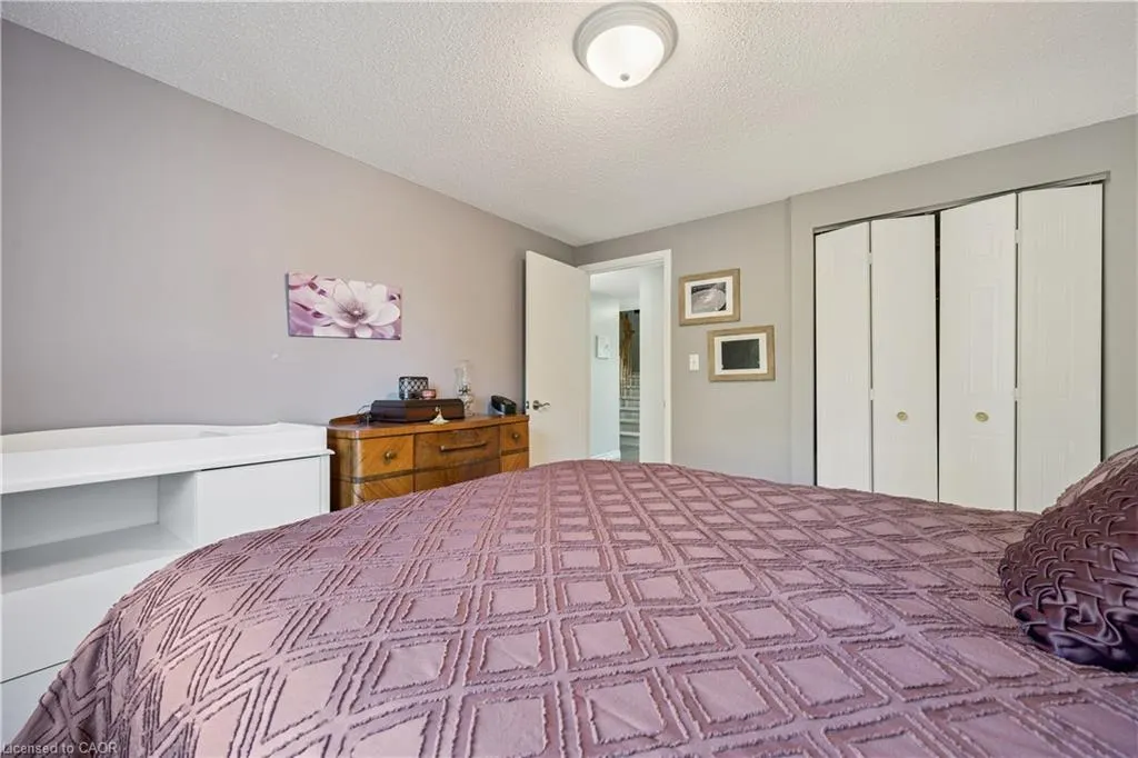 7 Kroeger Crescent