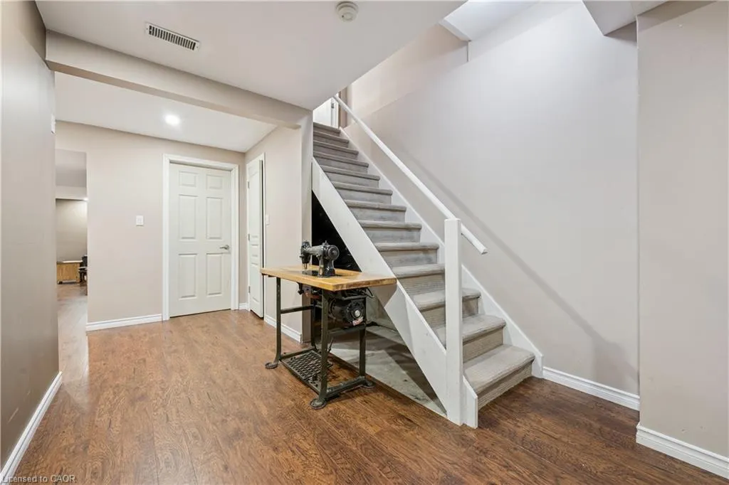 7 Kroeger Crescent