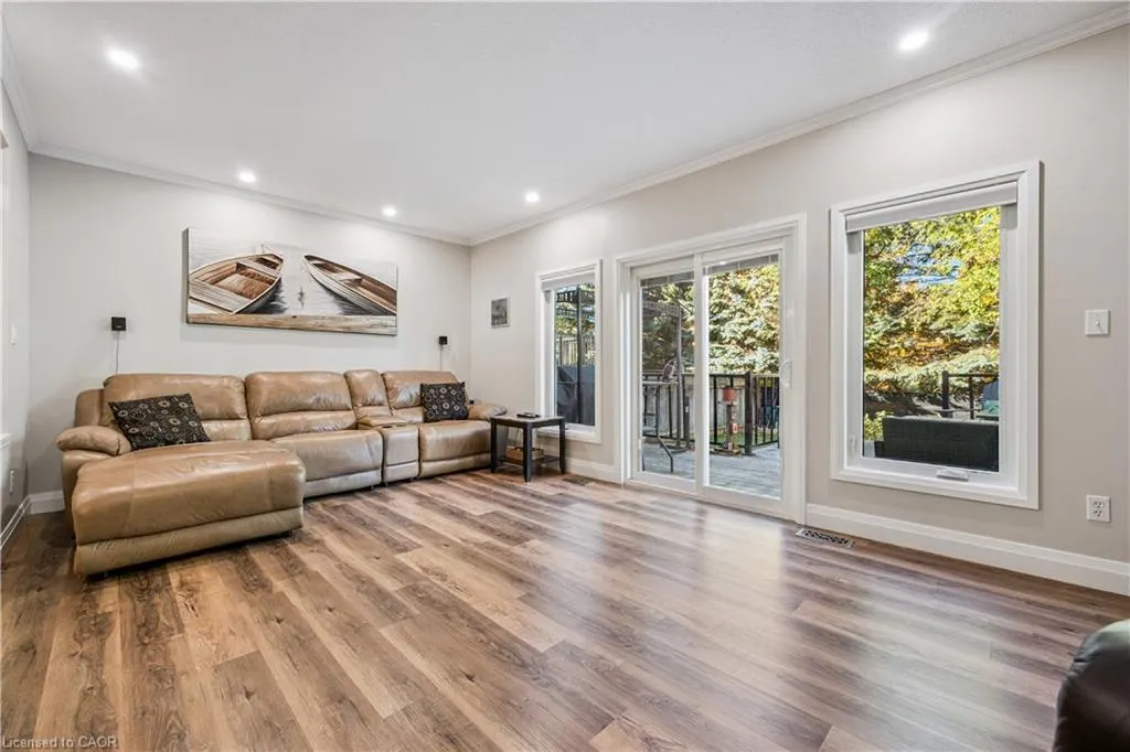 7 Kroeger Crescent