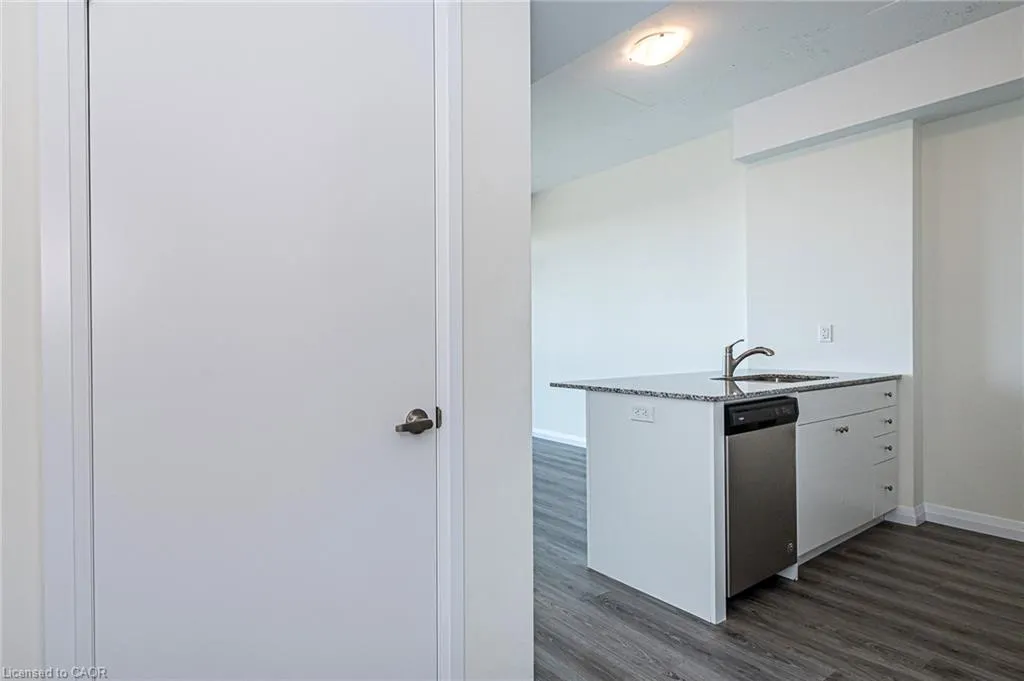 60 Charles Street W #1806