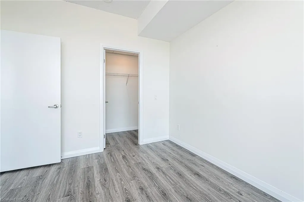 60 Charles Street W #1806