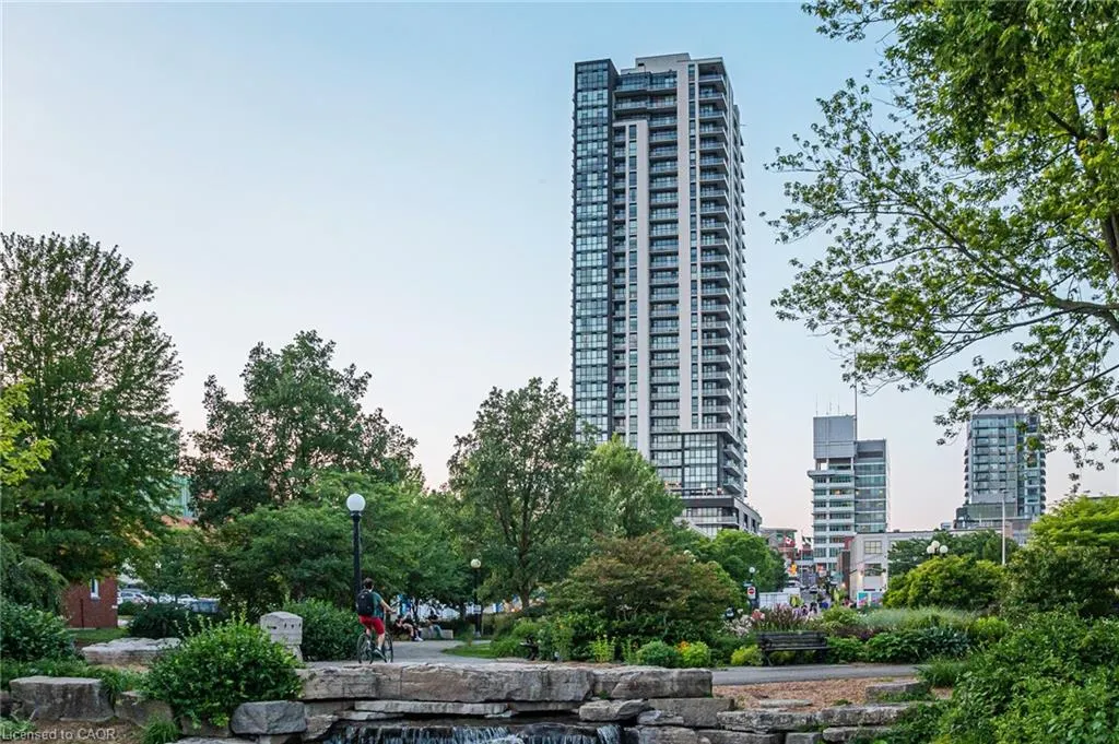 60 Charles Street W #1806