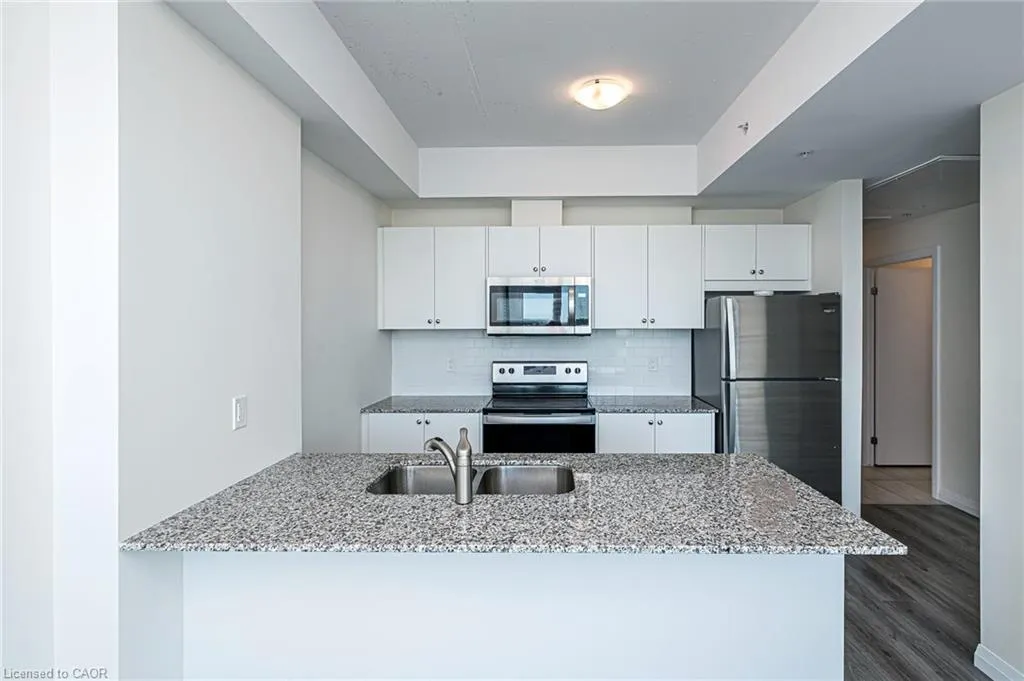 60 Charles Street W #1806