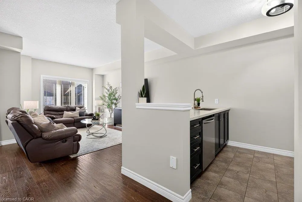 9 Bloom Crescent