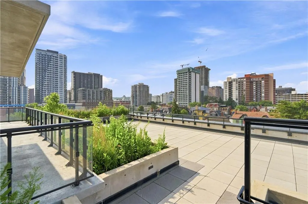 15 Queen Street S #1302